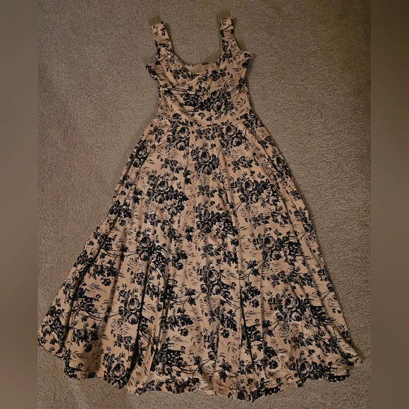 Effie's Heart Sonnet Dress in Garden - Picture 4 of 5